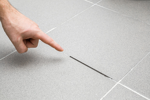 Mistakes to avoid damaged floor tiles